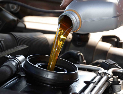 Можно ли смешивать моторное масло при доливке?